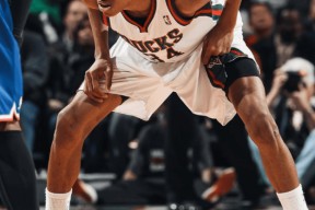 电竞赔率-包含赛地聚焦——社区盾清晨热度飙升，尼斯调整名单，悬念犹存，医务组通报恢复的词条