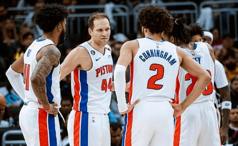 风云突变底特律活塞关键时刻门线救险,欧联版图或变,态度坚定,轮换策略成焦点(李嘉格与男友恋情曝光) 风云突变底特律活塞关键时刻门线救险,欧联版图或变,态度坚定,轮换策略成焦点(李嘉格与男友恋情曝光)